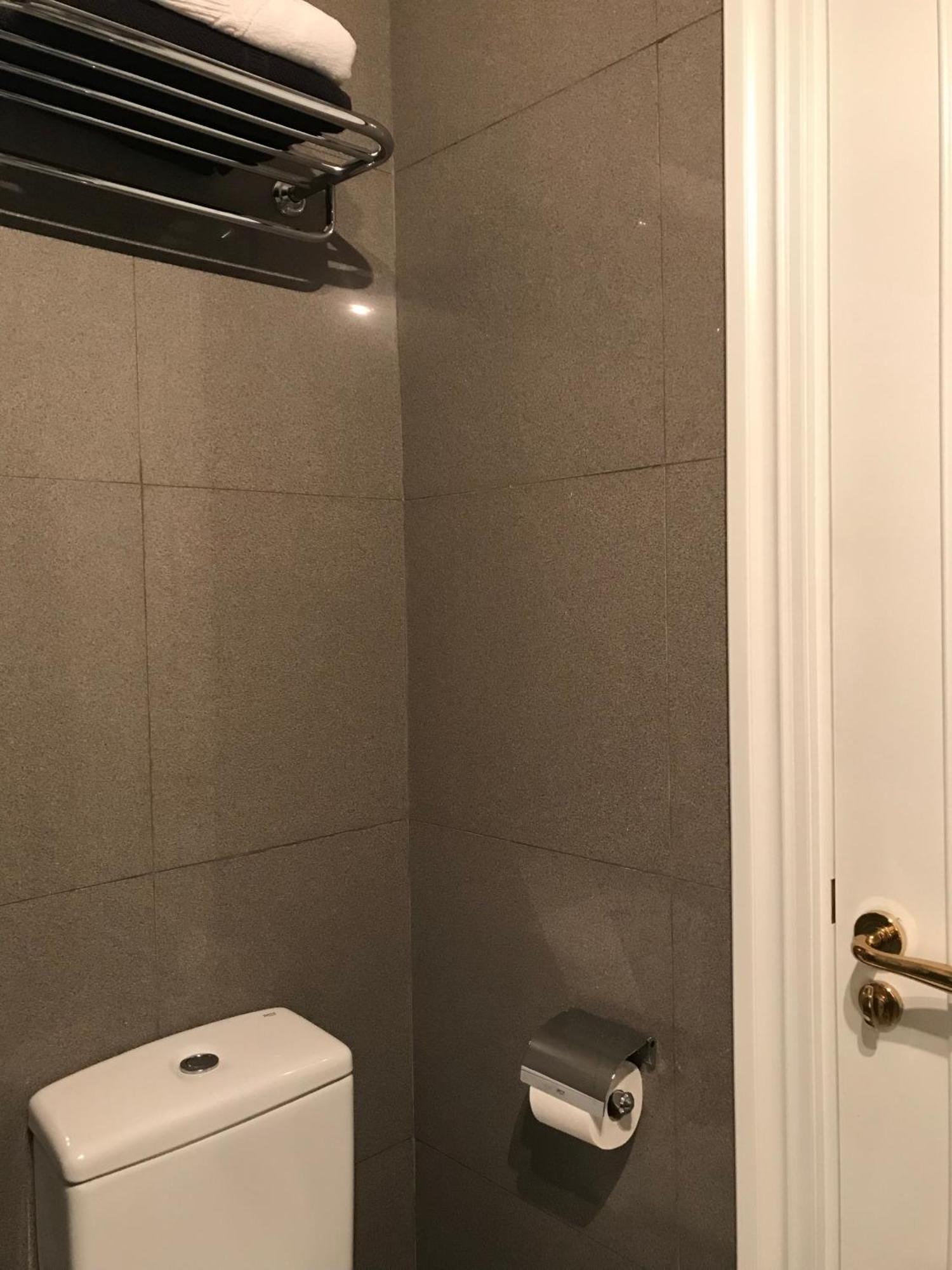 Habitacion Grande Y Confortable Con Bano Privado Junto A Guggenheim Bilbao Eksteriør bilde
